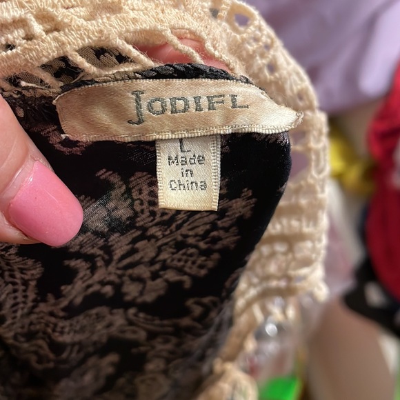 Jodifl Cold Shoulder Top - Picture 7 of 9